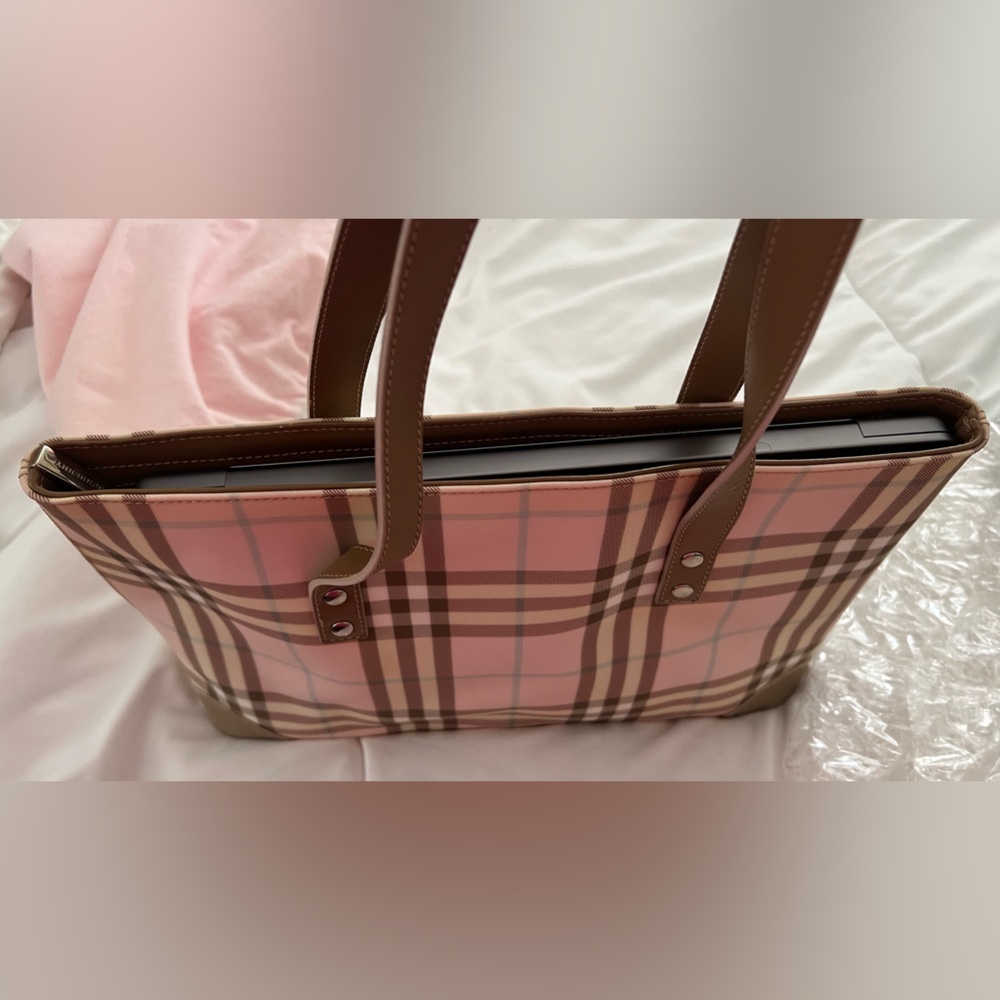 Burberry tote pink with COA and dust bag - Picture 15 of 17